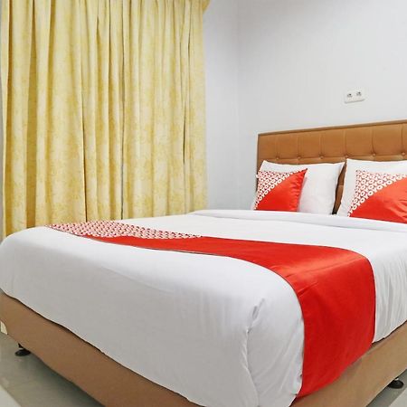 Hotel Oyo 1649 Grya Lavinsa Padang  Zewnętrze zdjęcie
