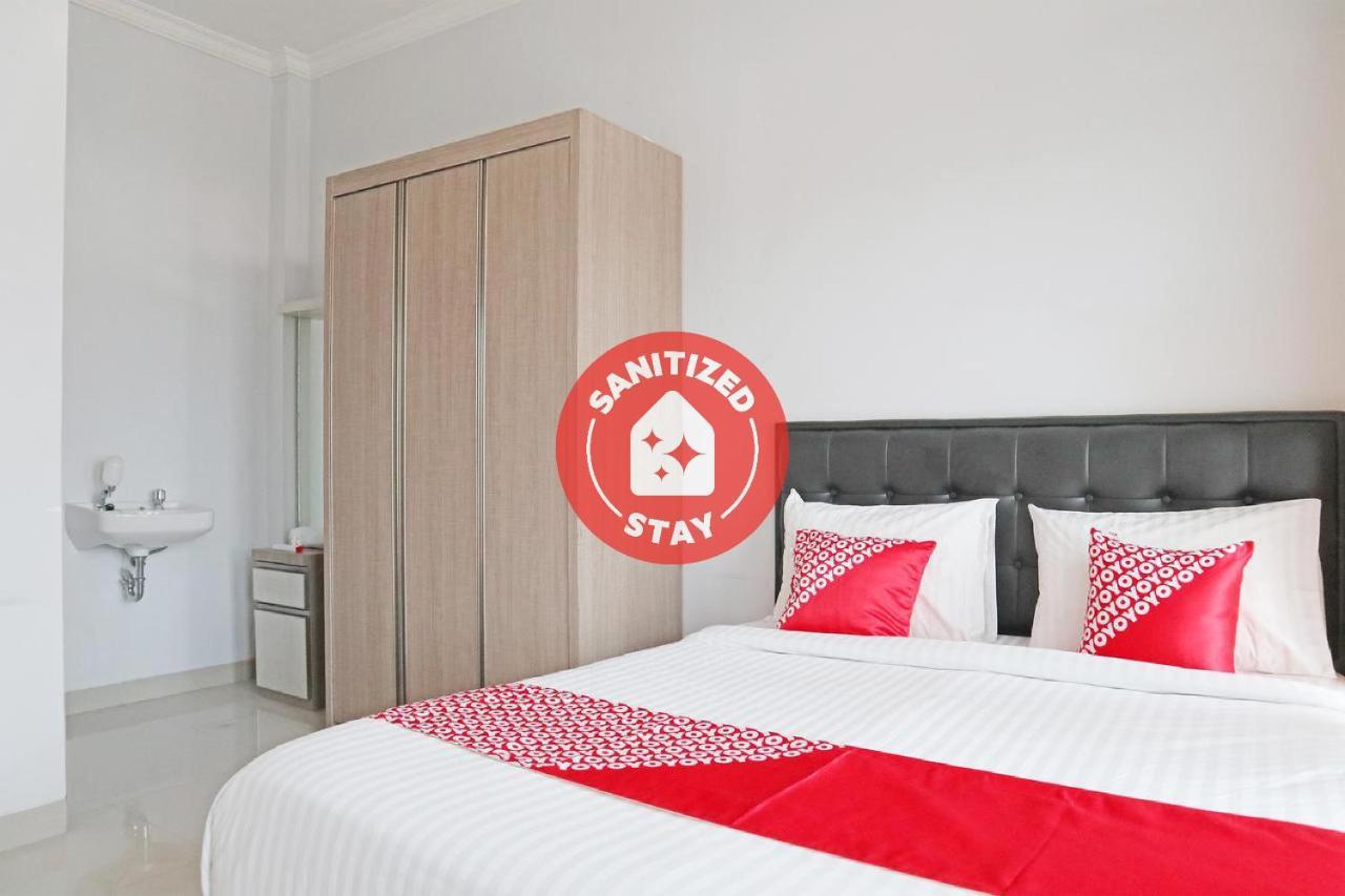 Hotel Oyo 1649 Grya Lavinsa Padang  Zewnętrze zdjęcie