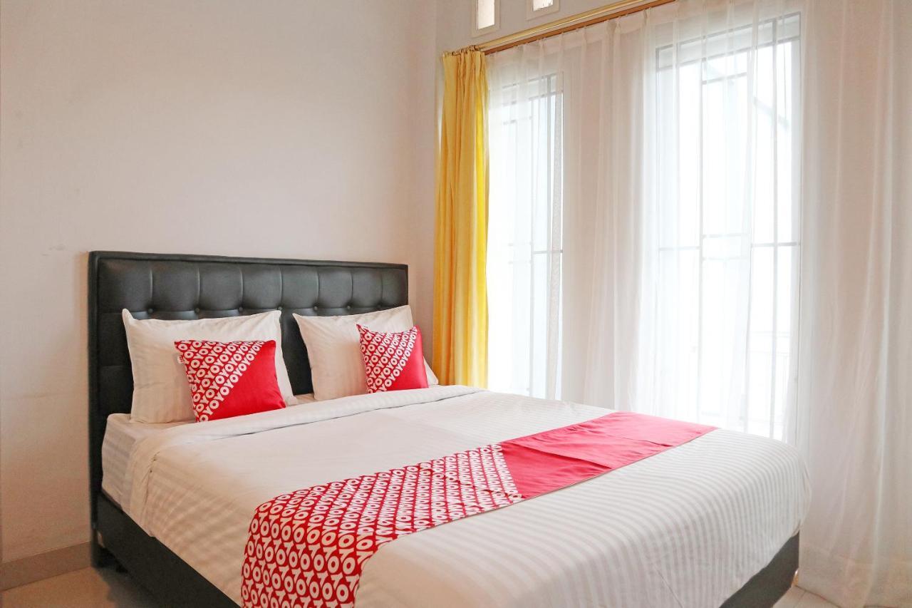 Hotel Oyo 1649 Grya Lavinsa Padang  Zewnętrze zdjęcie