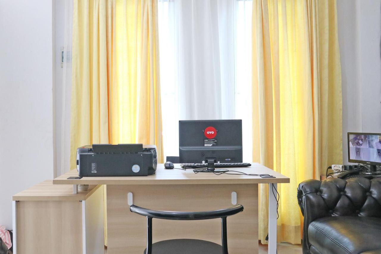 Hotel Oyo 1649 Grya Lavinsa Padang  Zewnętrze zdjęcie