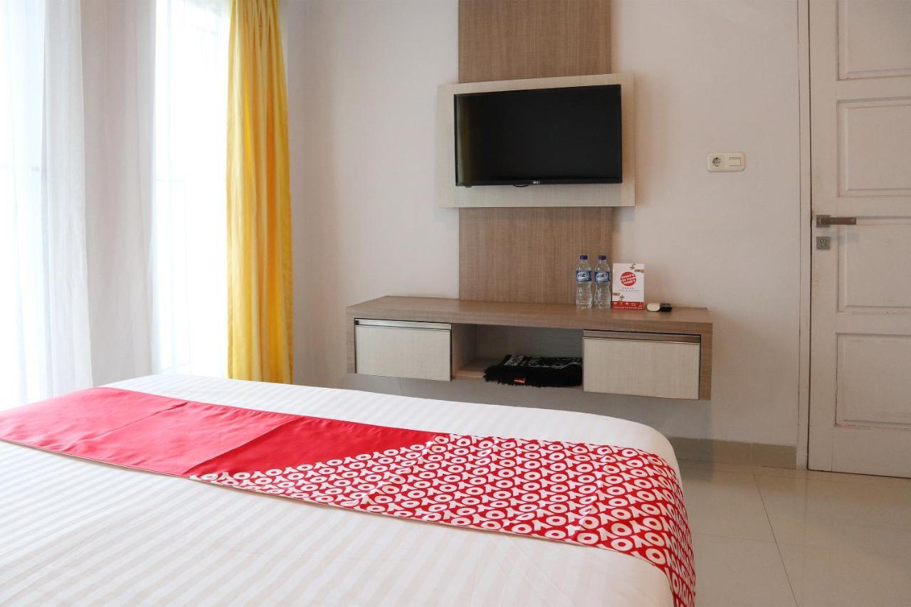 Hotel Oyo 1649 Grya Lavinsa Padang  Zewnętrze zdjęcie