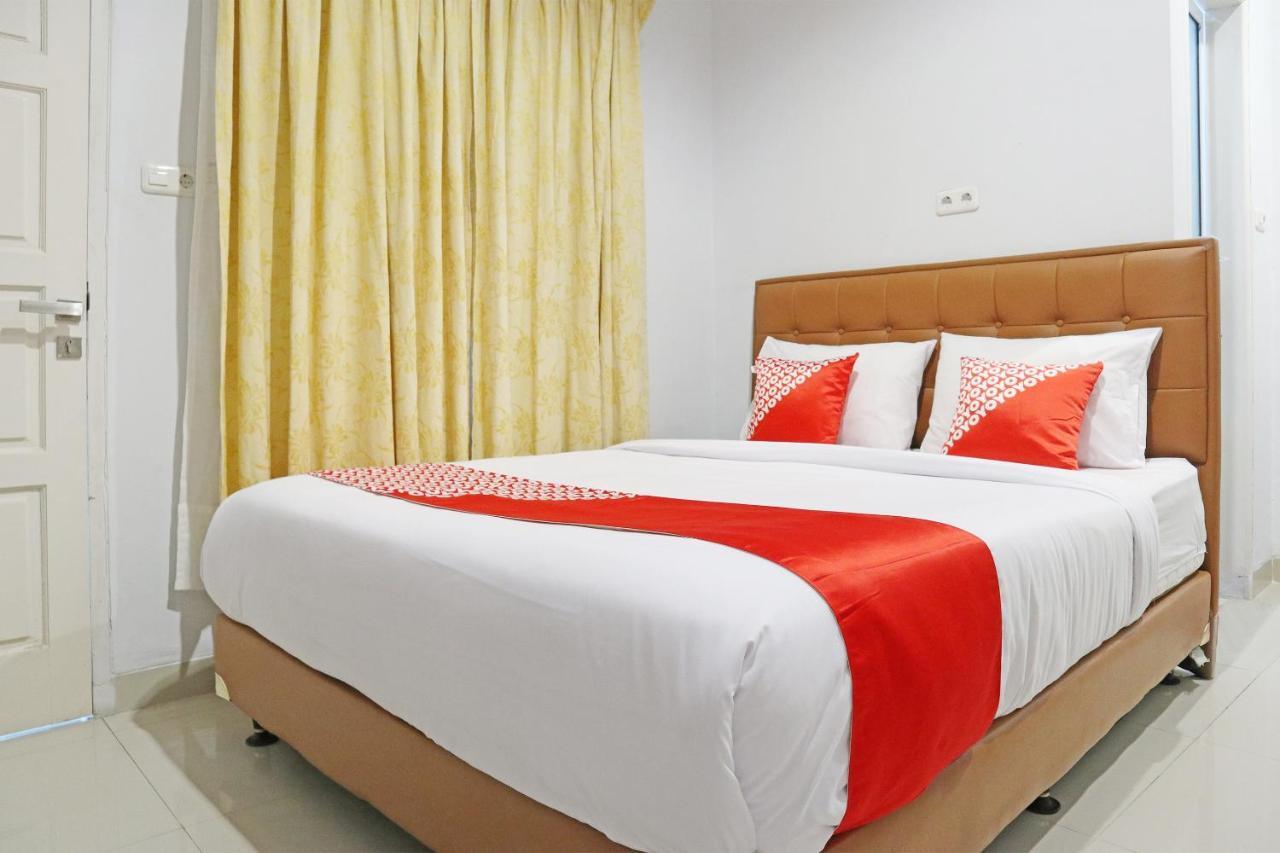 Hotel Oyo 1649 Grya Lavinsa Padang  Zewnętrze zdjęcie