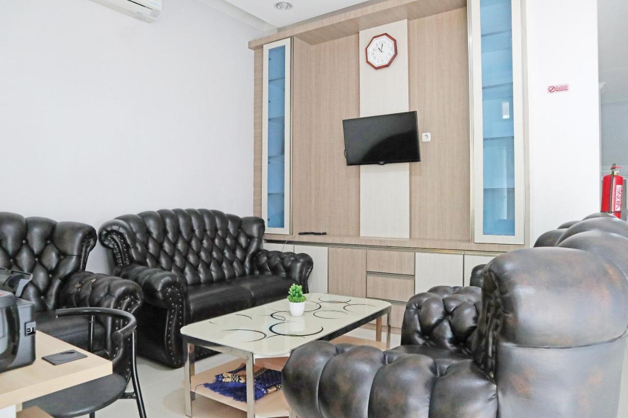 Hotel Oyo 1649 Grya Lavinsa Padang  Zewnętrze zdjęcie